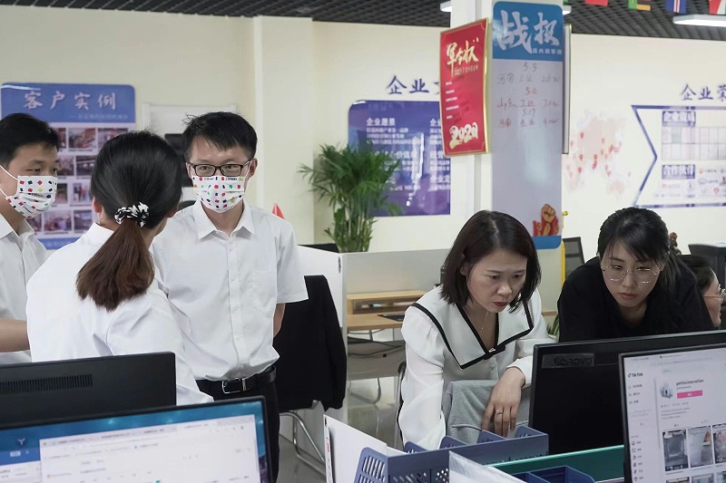 青島中新華美業(yè)務(wù)團(tuán)隊小伙伴