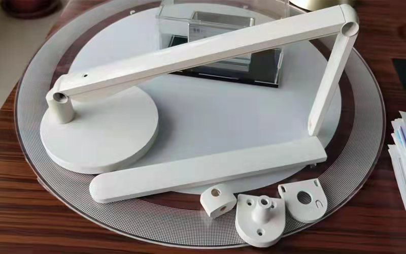 智能臺(tái)燈燈桿一般用什么材料，中新華美改性塑料小編為您介紹