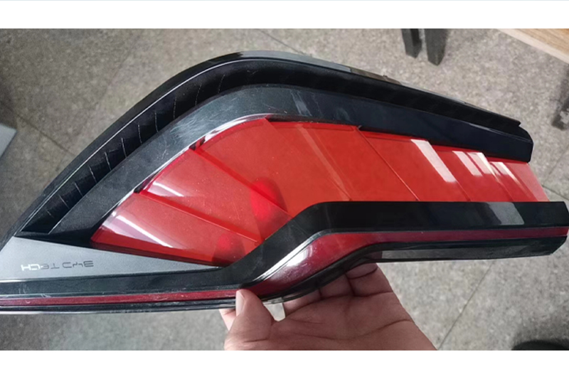 車燈邊框光澤度總不達標？高光黑PC材料是關(guān)鍵
