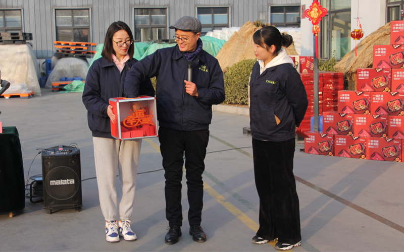 青島中新華美王總現(xiàn)場(chǎng)抽獎(jiǎng)