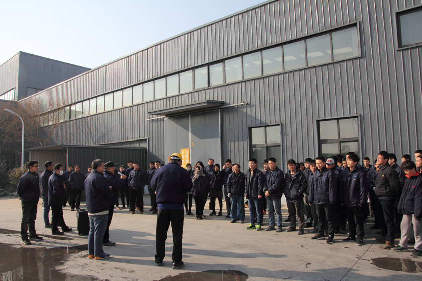 總經(jīng)理點(diǎn)評消防演習(xí)