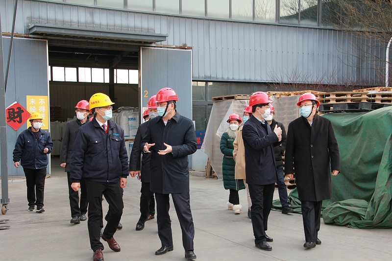 青島市委常委、統(tǒng)戰(zhàn)部部長王久軍、市委臺港澳辦主任紀(jì)家棟、城陽區(qū)區(qū)長解宏勁、區(qū)委常委、統(tǒng)戰(zhàn)部部長高尚倫一行蒞臨我司考察