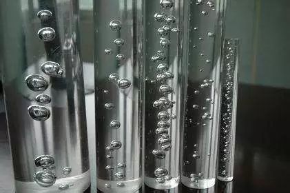 塑料注塑加工過程中出現(xiàn)塑料制品氣泡問題，應(yīng)該如何解決？