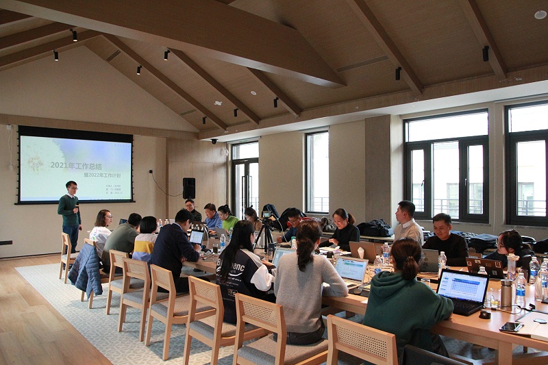 青島中新華美業(yè)務(wù)部同事總結(jié)匯報(bào)中