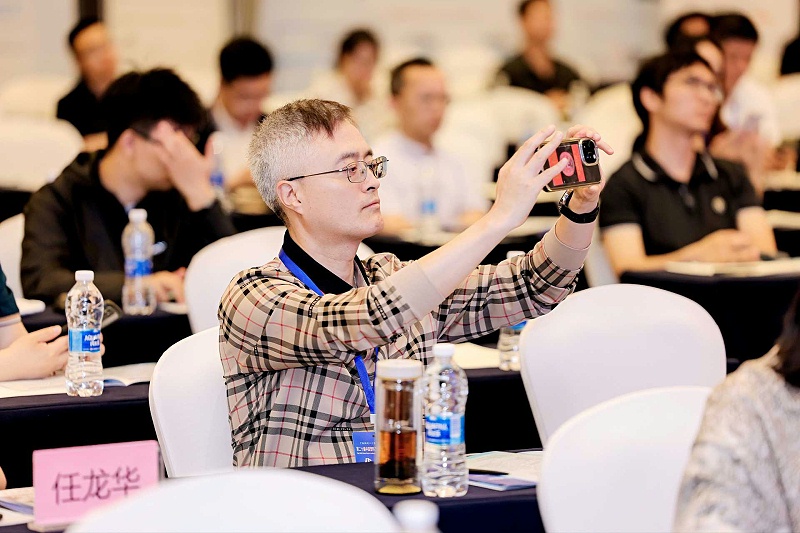 青島中新華美塑料有限公司總經(jīng)理王東先生受邀參加第二十屆中國塑料工業(yè)研究及應(yīng)用高峰論壇